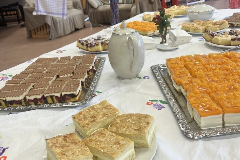 Omas Kaffeetafel, Kuchen 